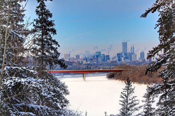 Edmonton is a Canadian city located in Canada's prairie provinces. A winter view of downtown Edmonton, Alberta.