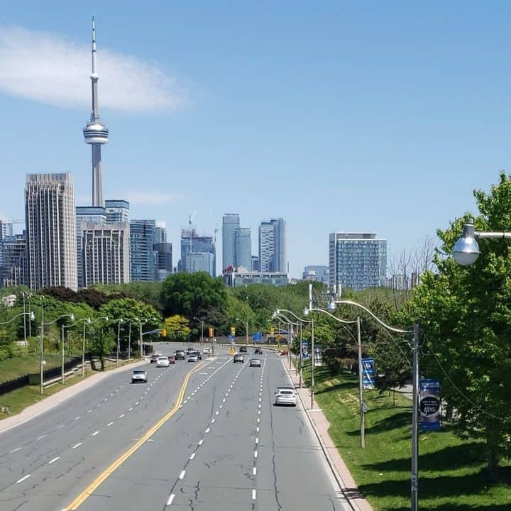 Driving in Canada: 10 essential facts to know